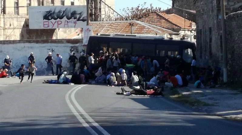 Έρχονται δύσκολες μέρες για τα νησιά μας: «Φοβόμαστε να κυκλοφορήσουμε» καταγγέλλουν οι Έλληνες κάτοικοι – Βίντεο